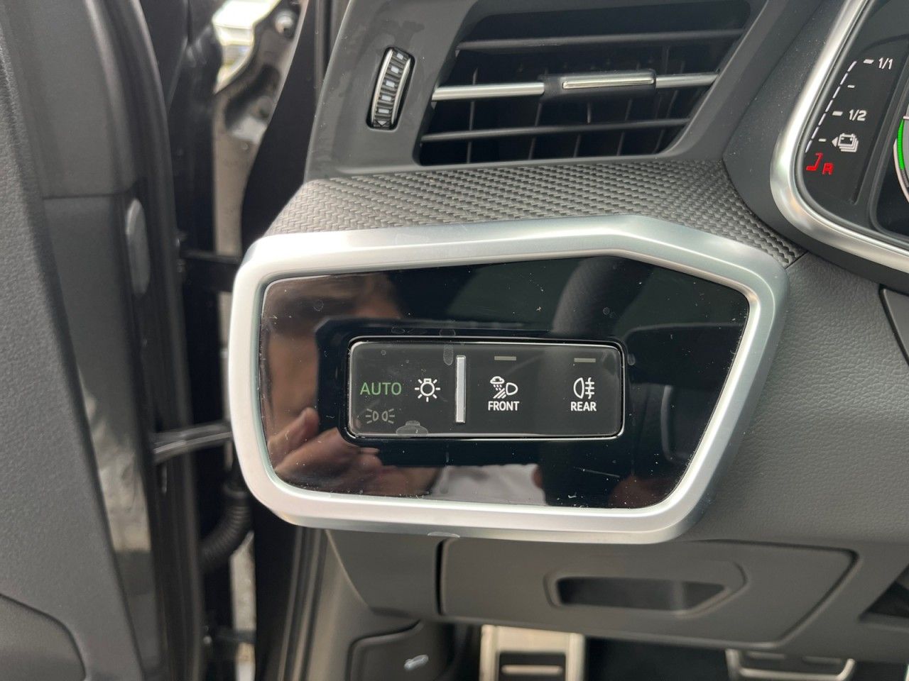 Audi A6 Avant 55 TFSI e quattro S line - Samsaru's Car Outlet