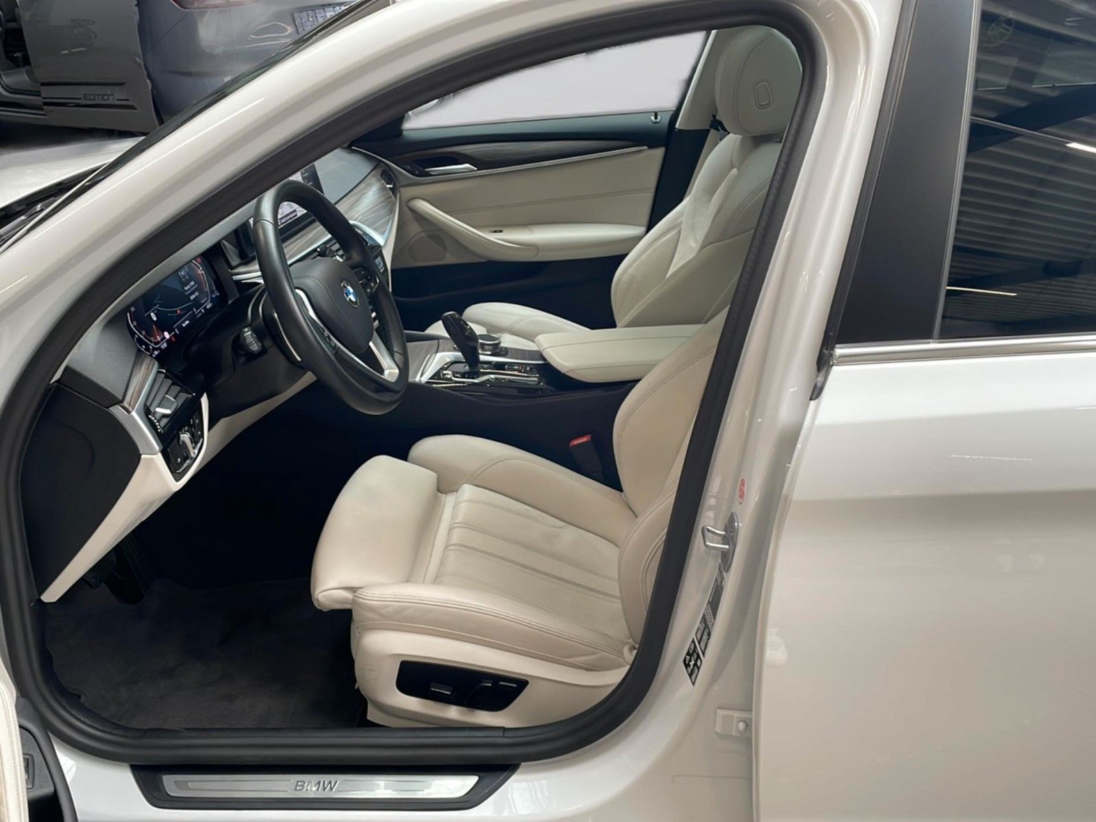 BMW 520d Touring xDr. ACC AHK PANO IQ 4ZK 360° WiFi