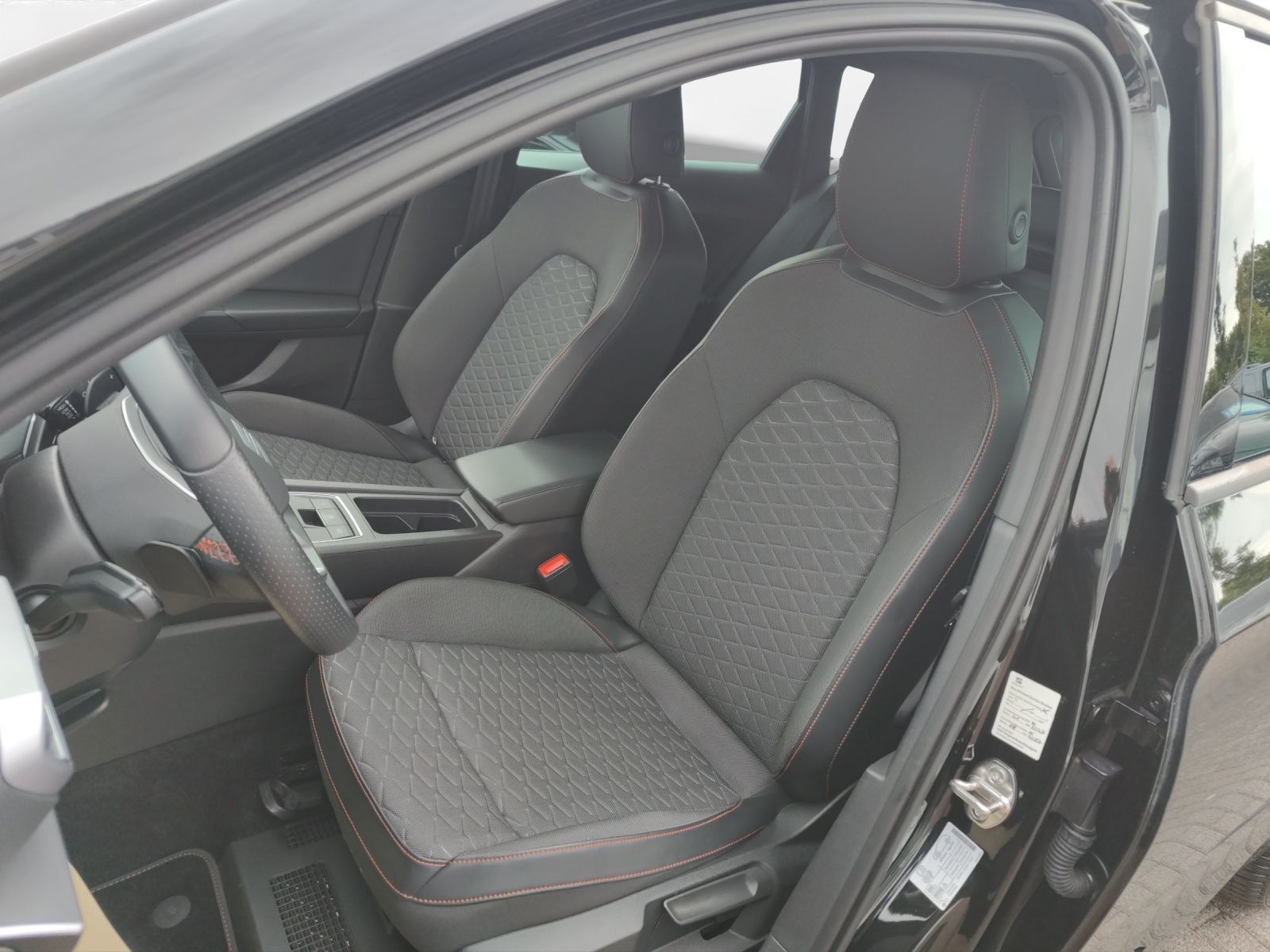 Seat Leon Sportstourer 2.0 TSI FR AHK LED RFK Navi