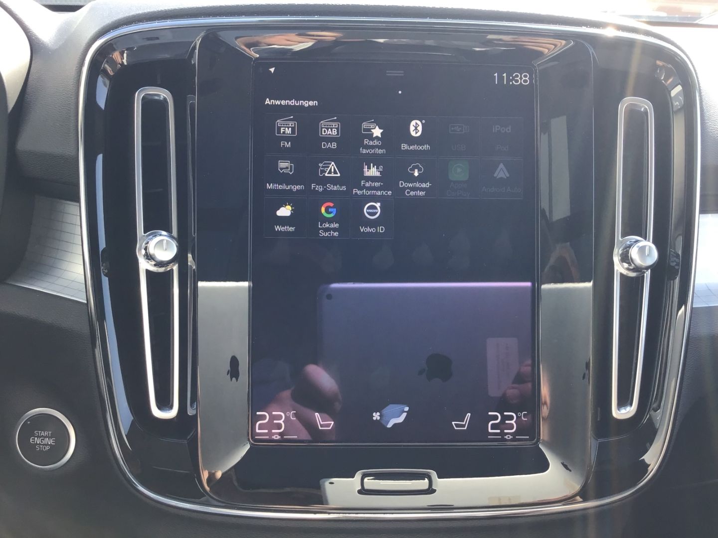 Volvo XC40 T3 Momentum Pro - Samsaru's Car Outlet