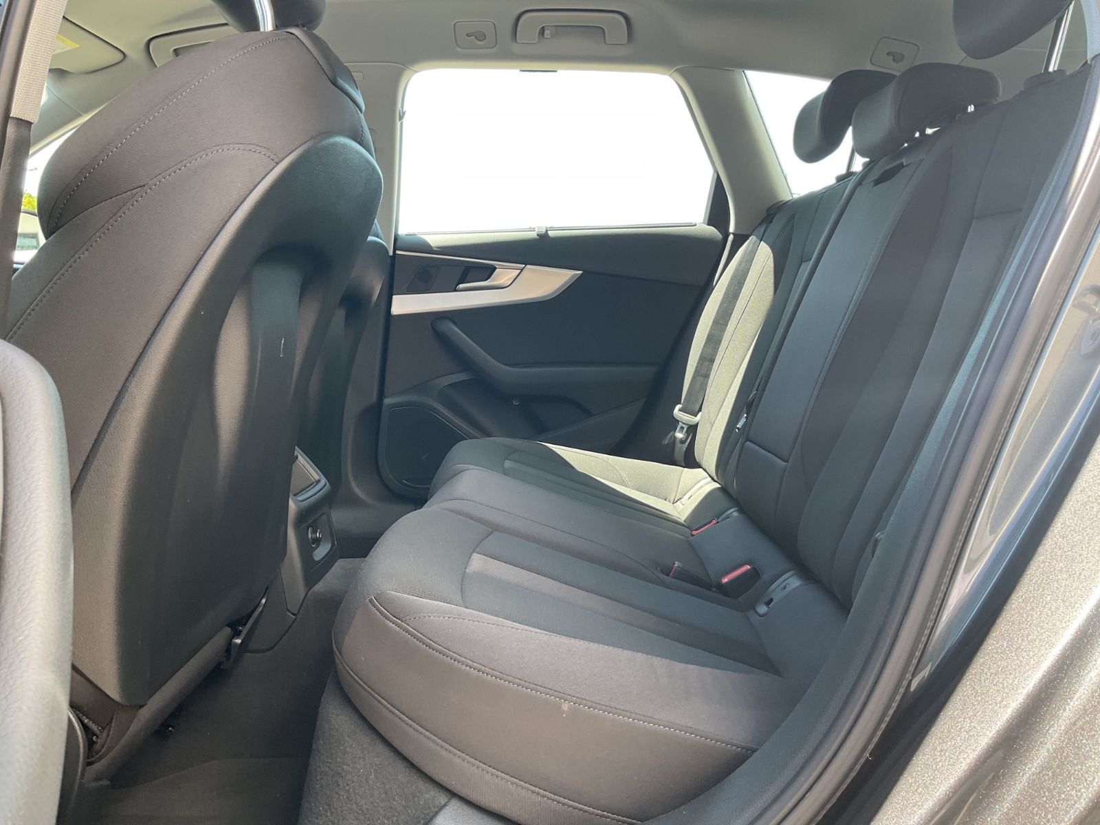 Audi A4 Av.40 TFSI S line S-tronic - Samsaru's Car Outlet