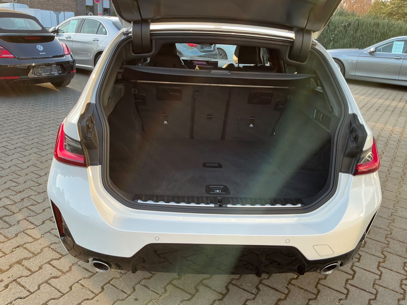 BMW 320 Touring i M Sport - Samsaru's Car Outlet