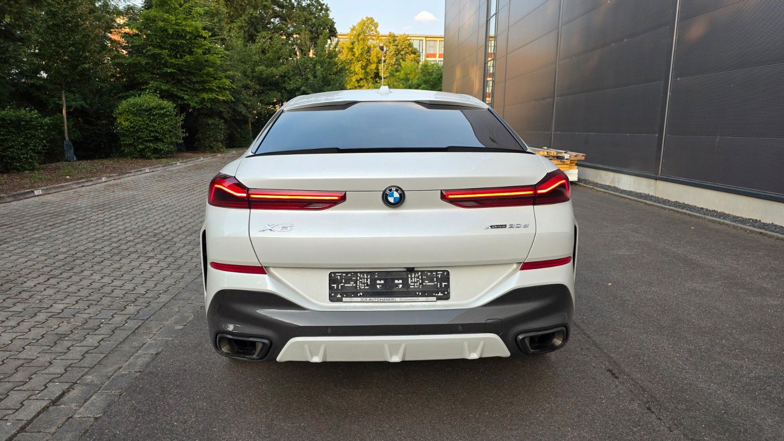 BMW X6 30d M - Samsaru's Car Outlet