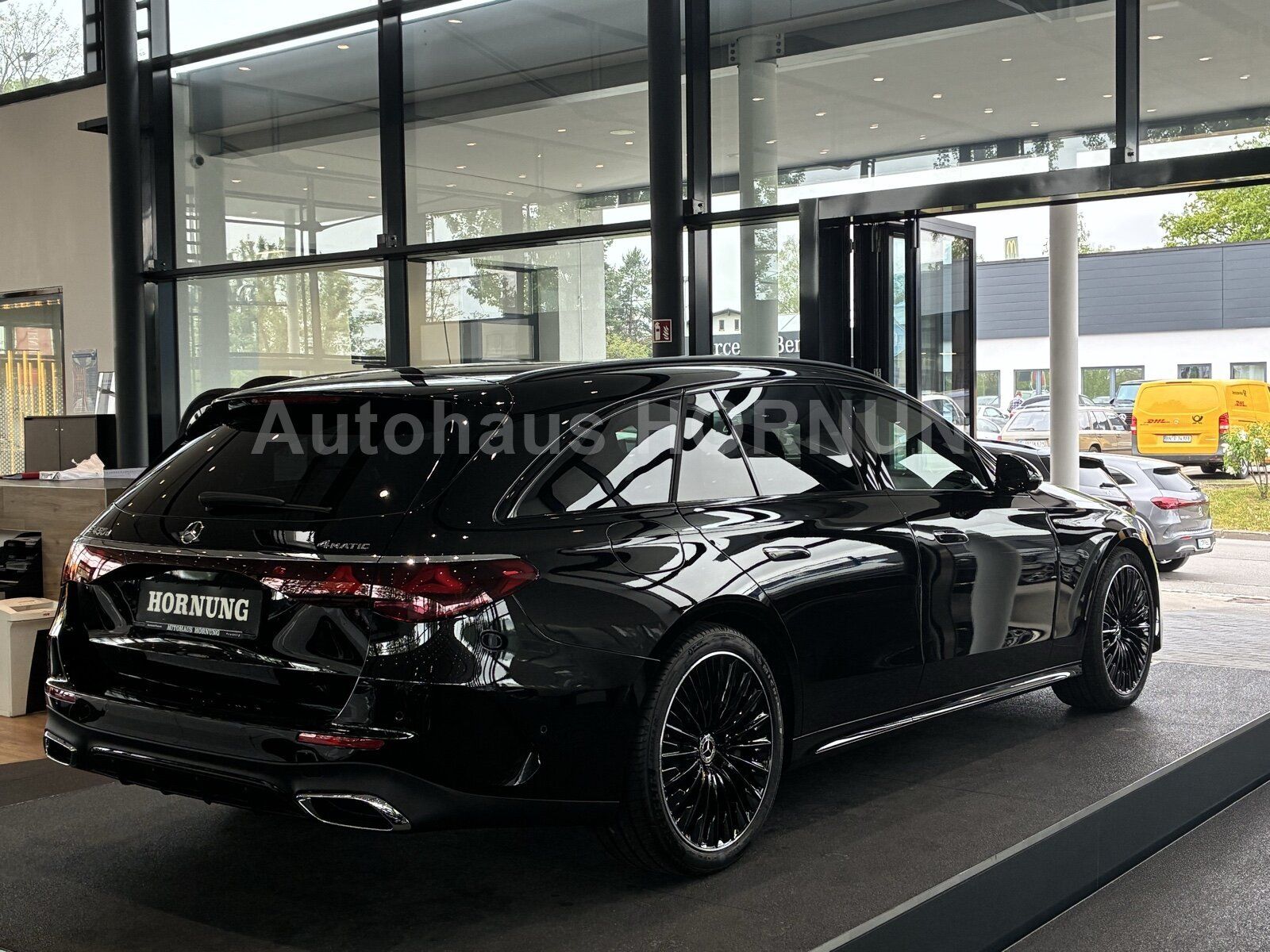 Mercedes-Benz E 450 d 4M T AMG NIGHT STHZG HUP PANOSD AHK DIGI