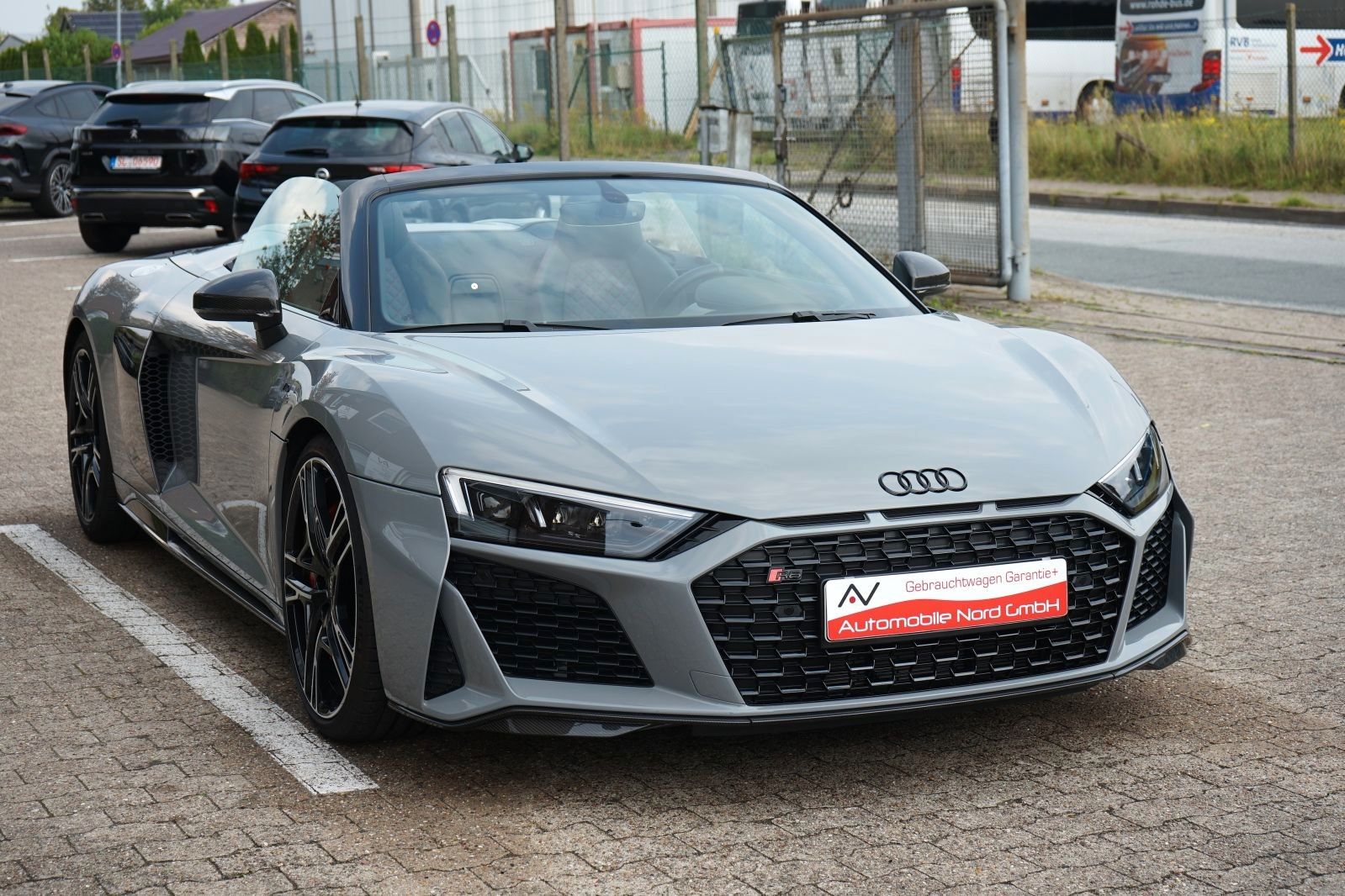 Audi R8 Spyder 5.2 FSI Quattro Performance - Samsaru's Car Outlet