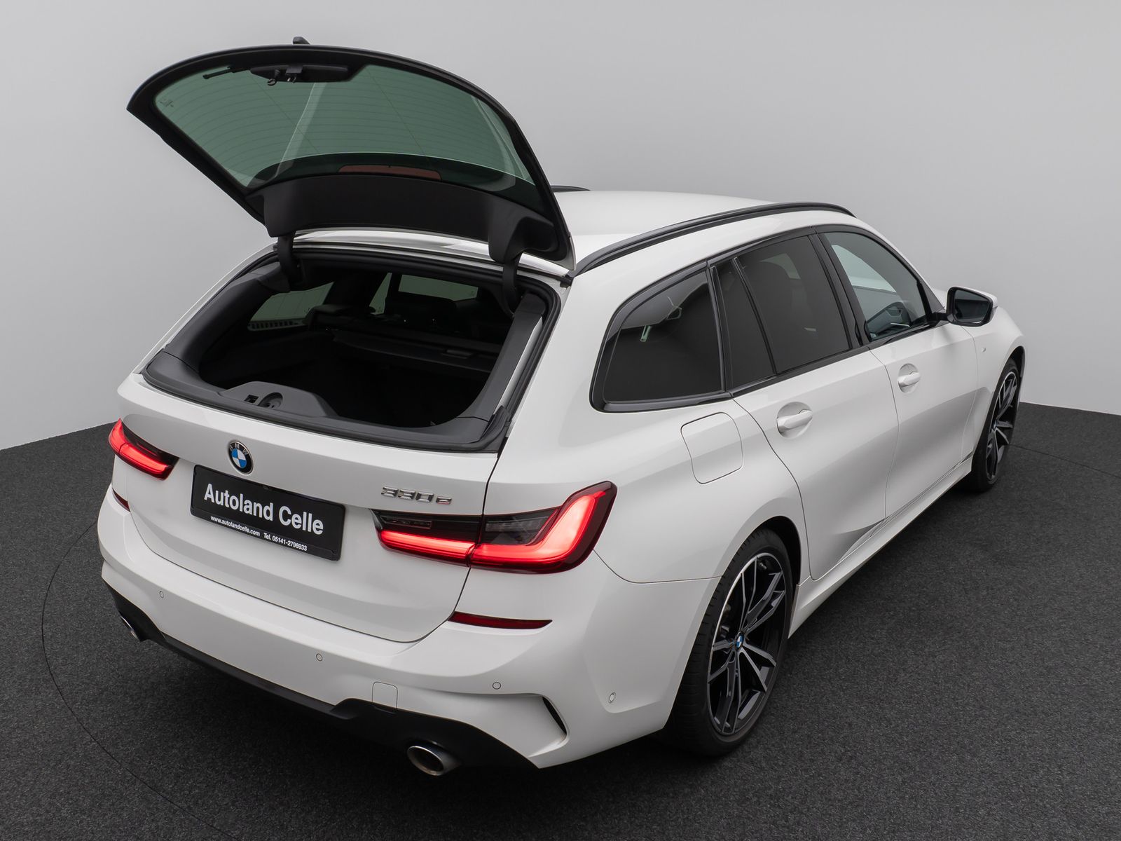 BMW 330e M Sport - Samsaru's Car Outlet