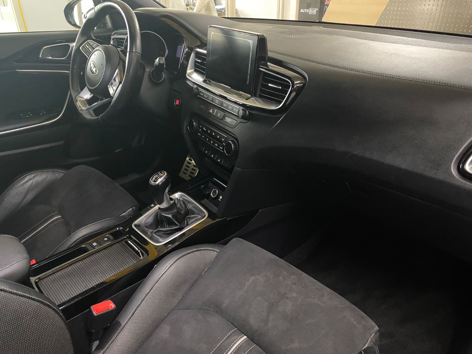 Kia pro cee'd / ProCeed - Samsaru's Car Outlet