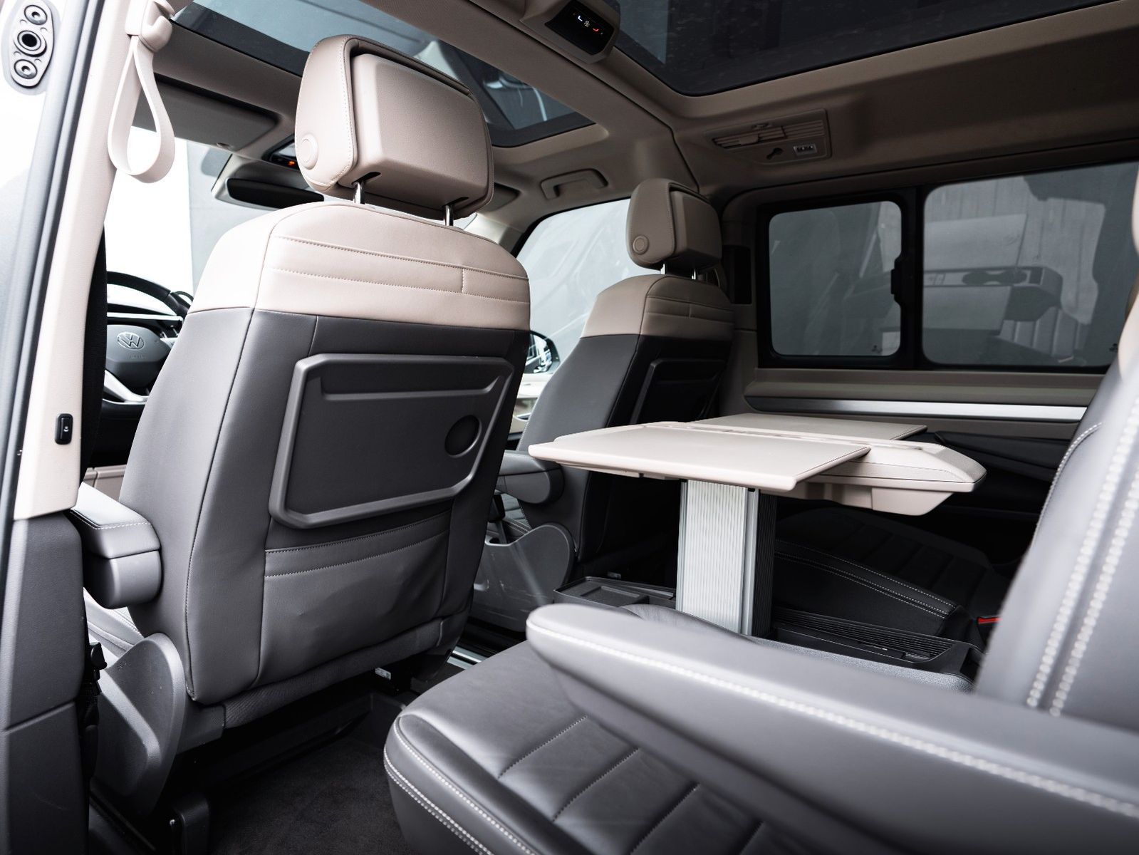 Volkswagen T7 Multivan LANG 100% VOLL TSDHZG LEDER PANO