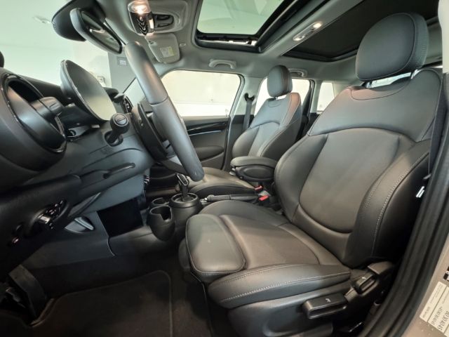 MINI Cooper S - Samsaru's Car Outlet