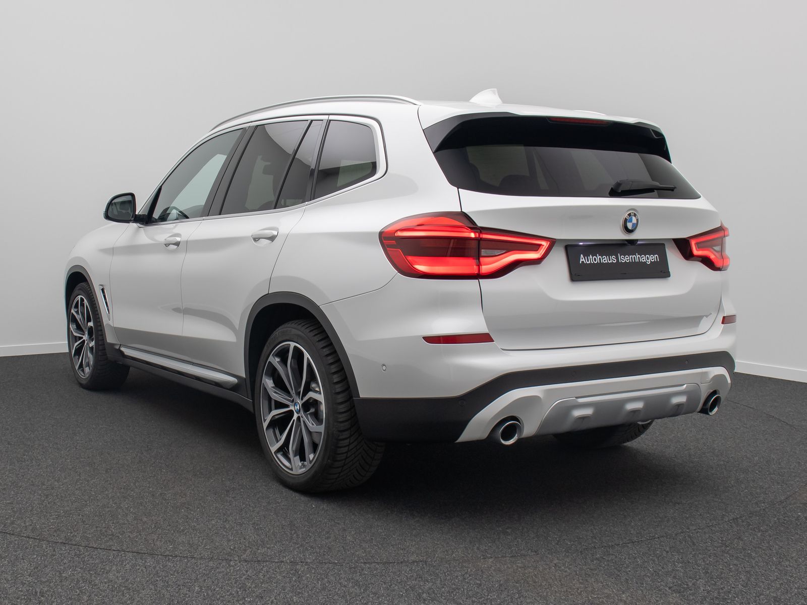 BMW X3 xD20d xLine - Samsaru's Car Outlet
