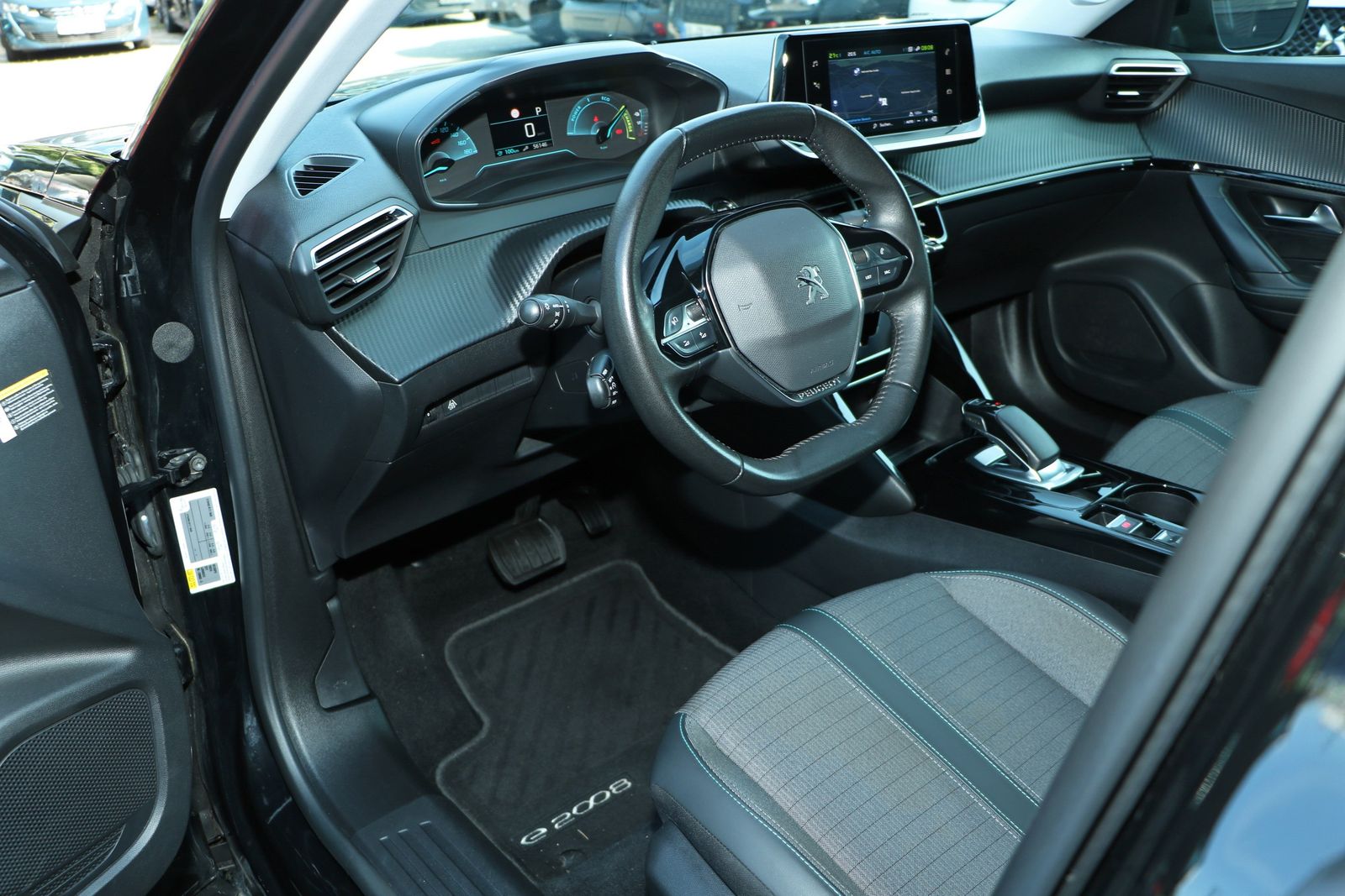 Peugeot E-2008 e-Allure - Samsaru's Car Outlet