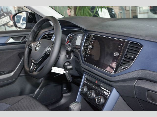 Volkswagen T-Roc United R-line - Samsaru's Car Outlet