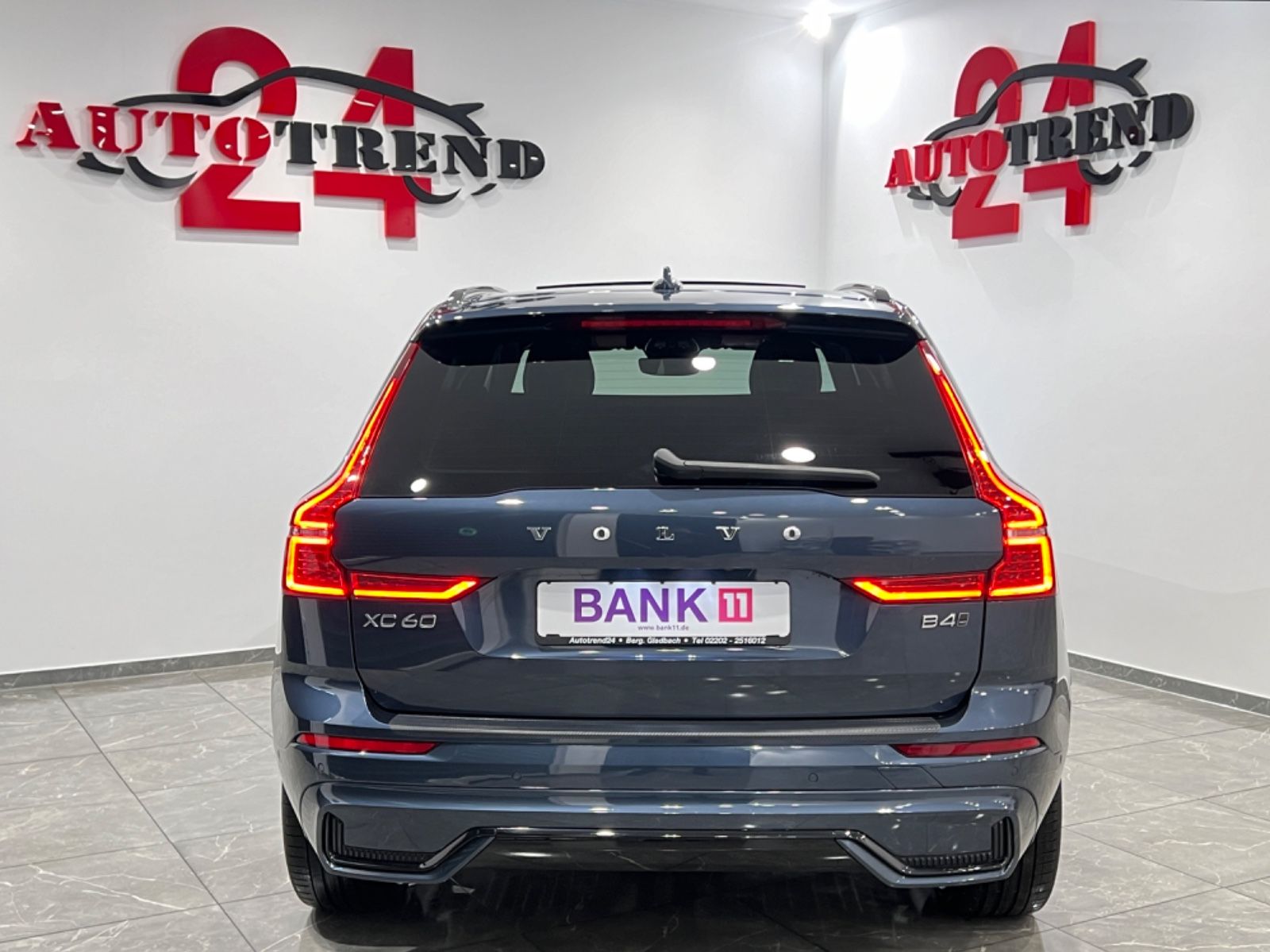 Volvo XC60 R Design AWD - Samsaru's Car Outlet