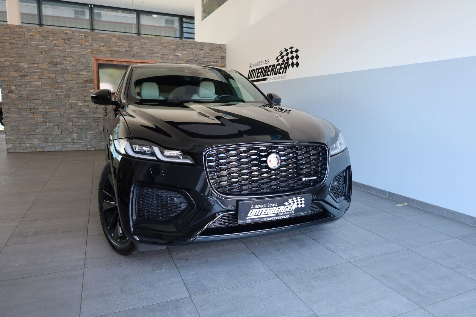 Jaguar F-Pace P250 2.0 R-Dynamic S AWD