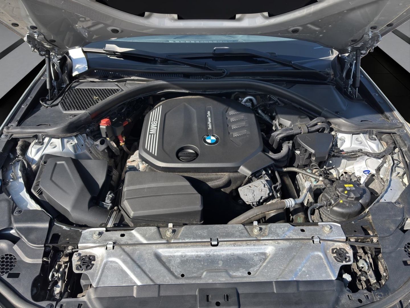 BMW 320 xDrive Advantage - Samsaru's Car Outlet