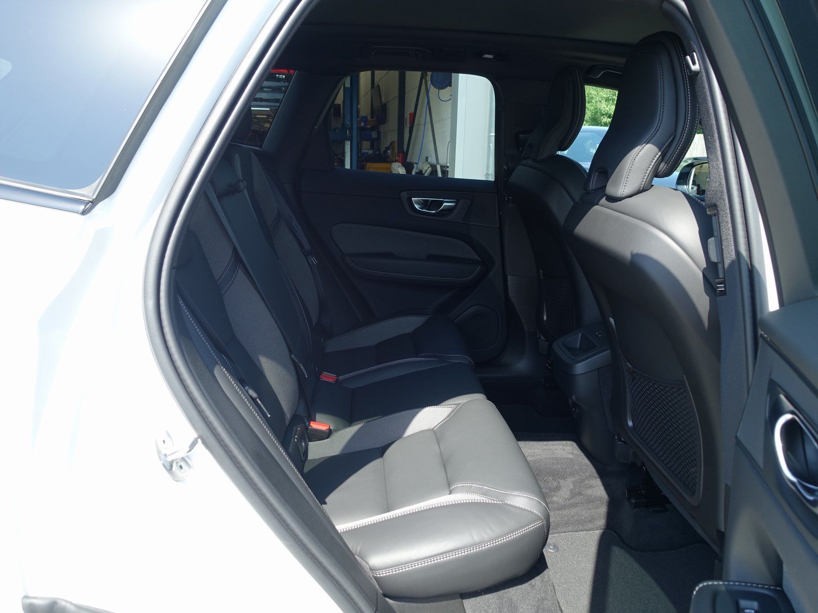 Volvo XC60 B5 AWD Plus - Samsaru's Car Outlet