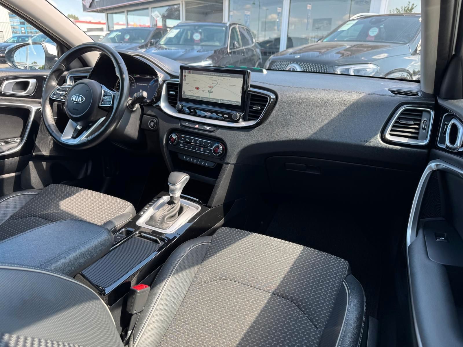 Kia XCeed 1.6 DCT Plug-in-Hybrid Platinum Edition - Samsaru's Car Outlet