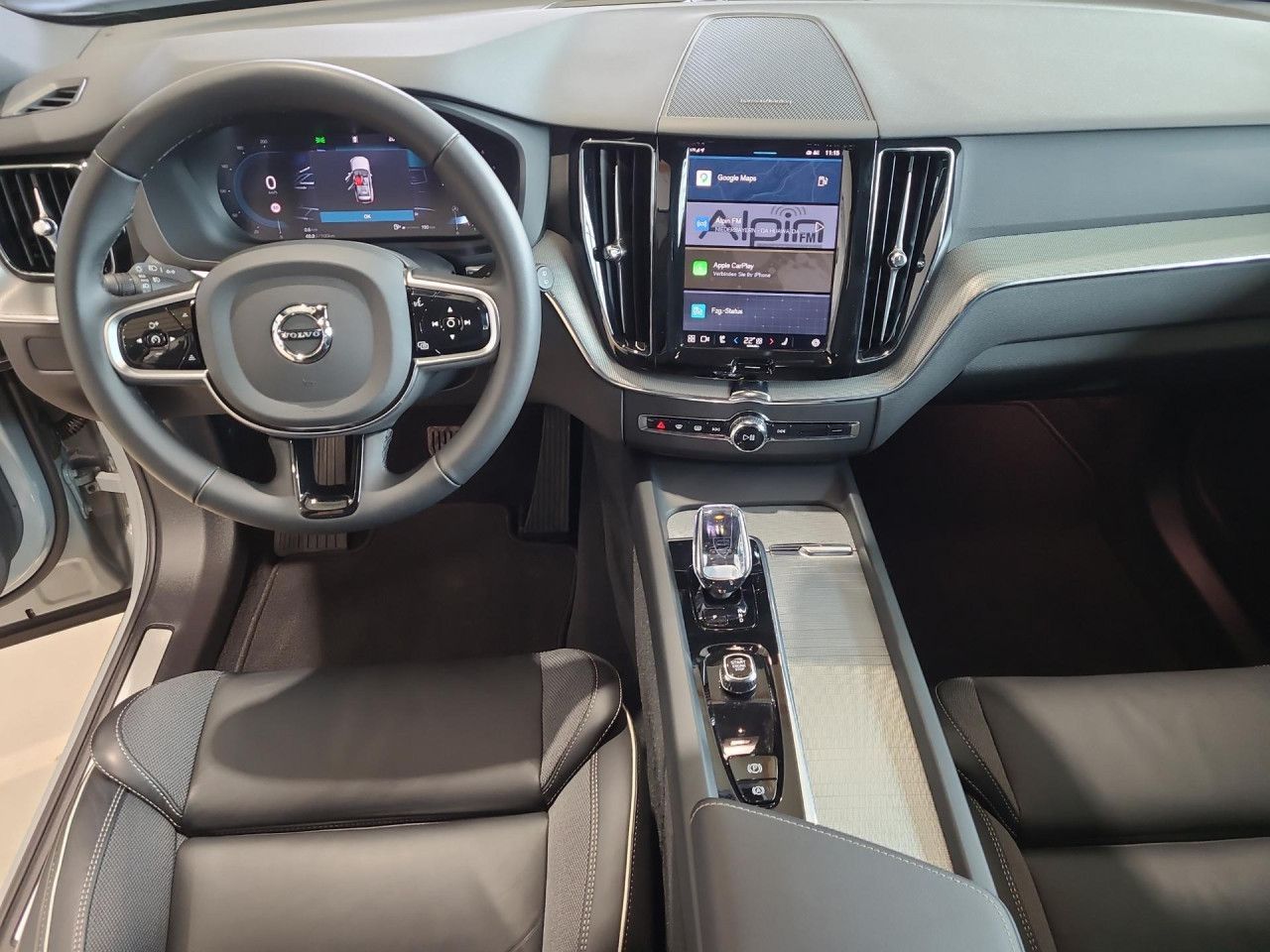Volvo XC 60 Plus Dark AWD Bluetooth LED Klima