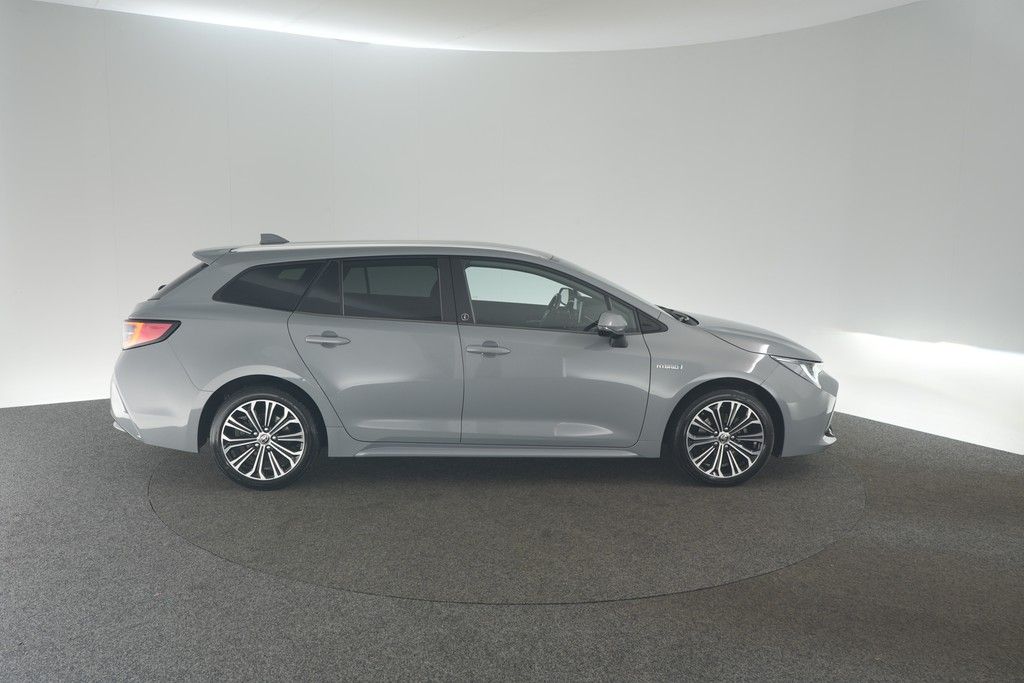 Toyota Corolla Touring 1.8 Hybrid - Samsaru's Car Outlet