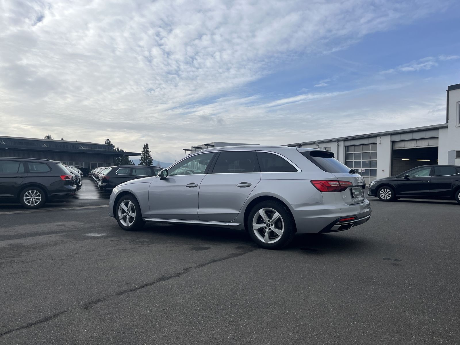 Audi A4 Avant 35 2.0 TDI S tronic advanced - Samsaru's Car Outlet