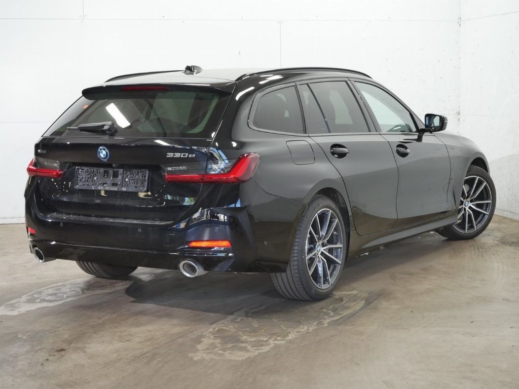 BMW 330 e xDrive Tour adLED HUD Alarm Komf-Zug. FLA