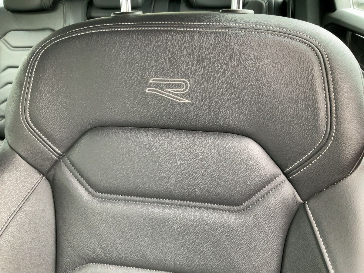 Volkswagen Touareg 3.0 TDI 4M R-LINE - Samsaru's Car Outlet