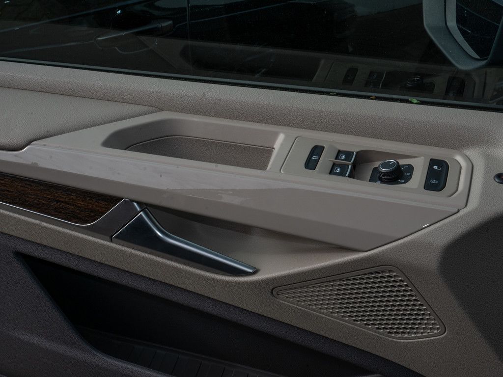 Volkswagen T7 Multivan 2.0TDI DSG - Samsaru's Car Outlet