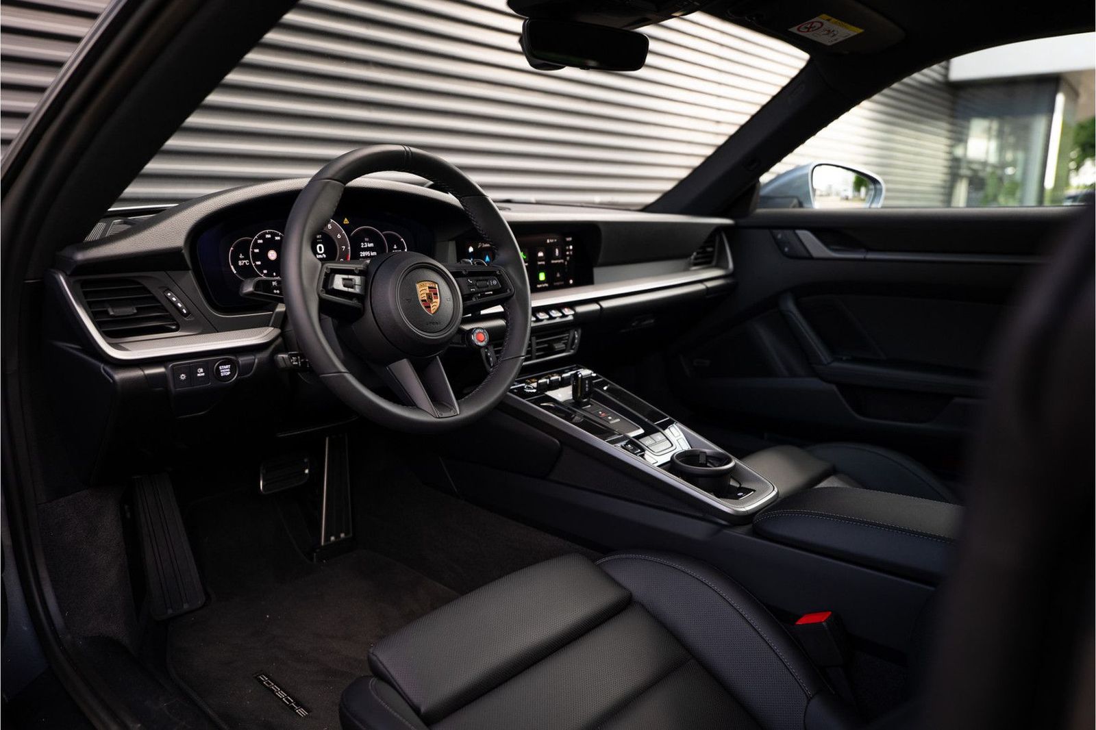 Porsche 992 3.0 Carrera - Samsaru's Car Outlet