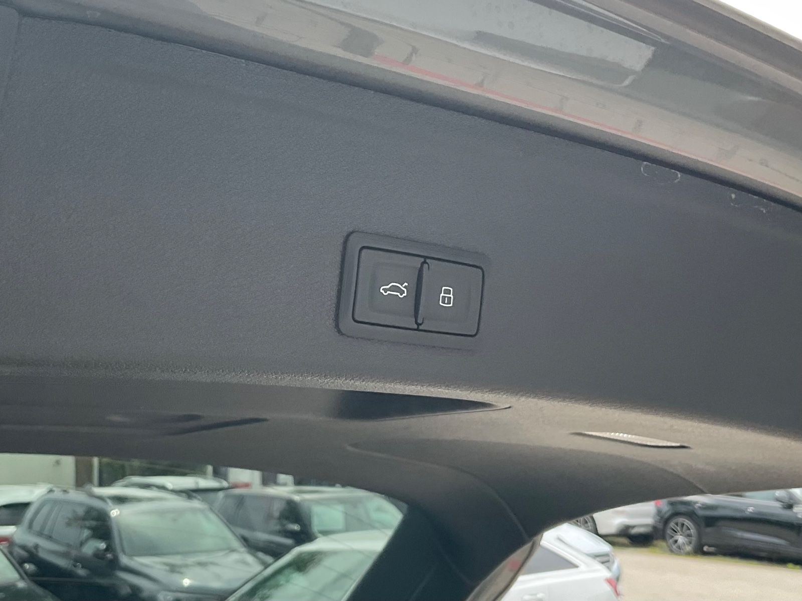 Audi A4 Av.40 TFSI quattro S line - Samsaru's Car Outlet