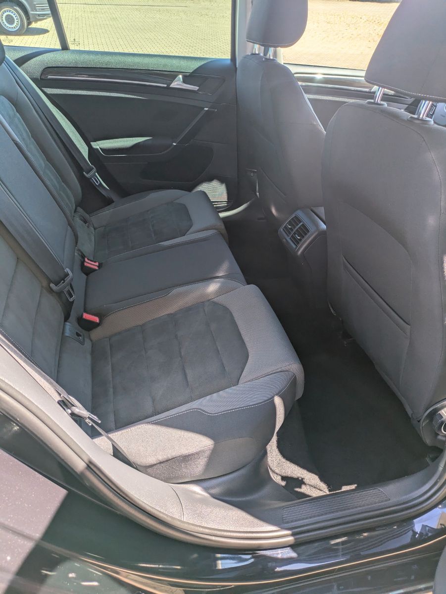 Volkswagen Golf VII Variant Highline DSG - Samsaru's Car Outlet