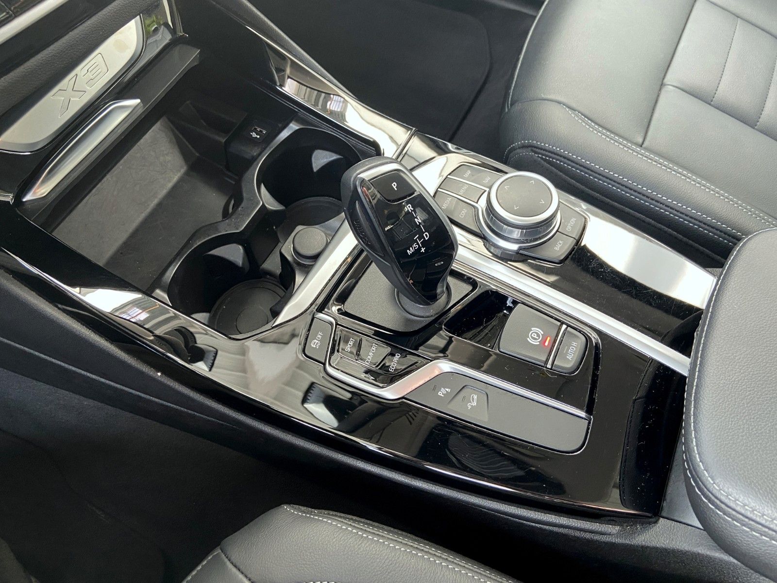 BMW X3 xDrive20i - Samsaru's Car Outlet