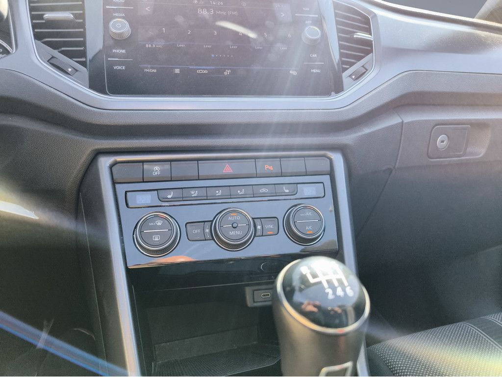 Volkswagen T-Roc Style - Samsaru's Car Outlet