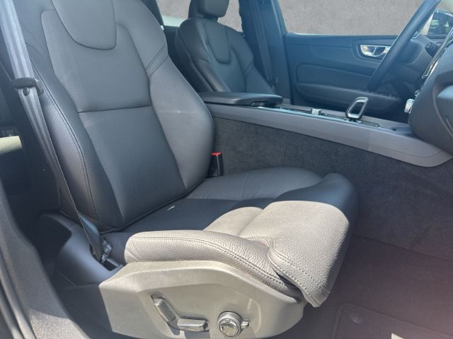 Volvo XC60 Plus Dark B4 Diesel 19''LM Standhz 360kam A