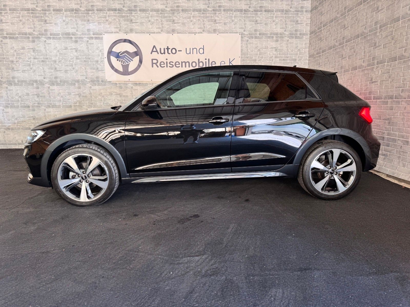 Audi A1 citycarver 35 TFSI S Line - Samsaru's Car Outlet