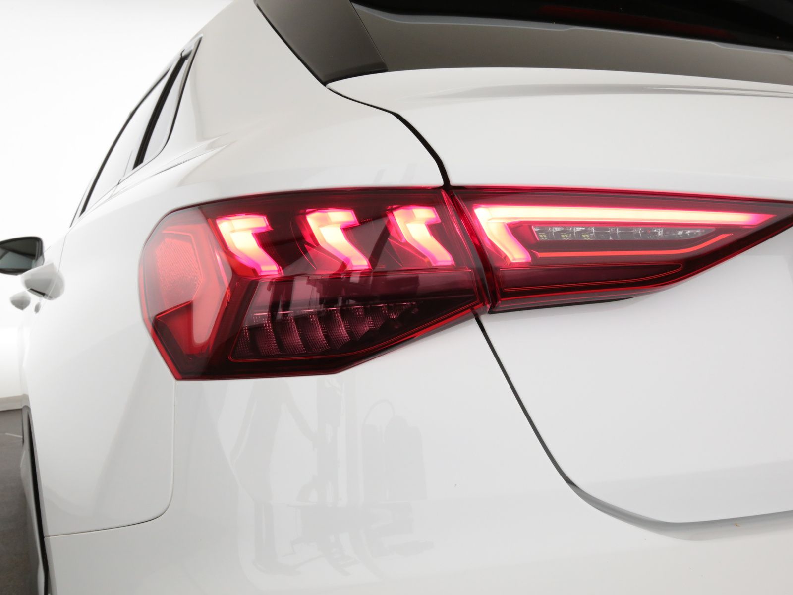 Audi A3 Sportback 40 TFSI e S line - Samsaru's Car Outlet