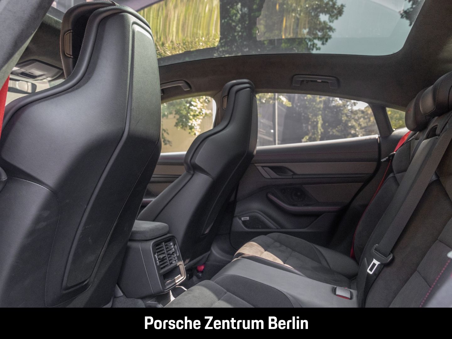 Porsche Taycan GTS HA-Lenkung BOSE 21-Zoll Panoramadach