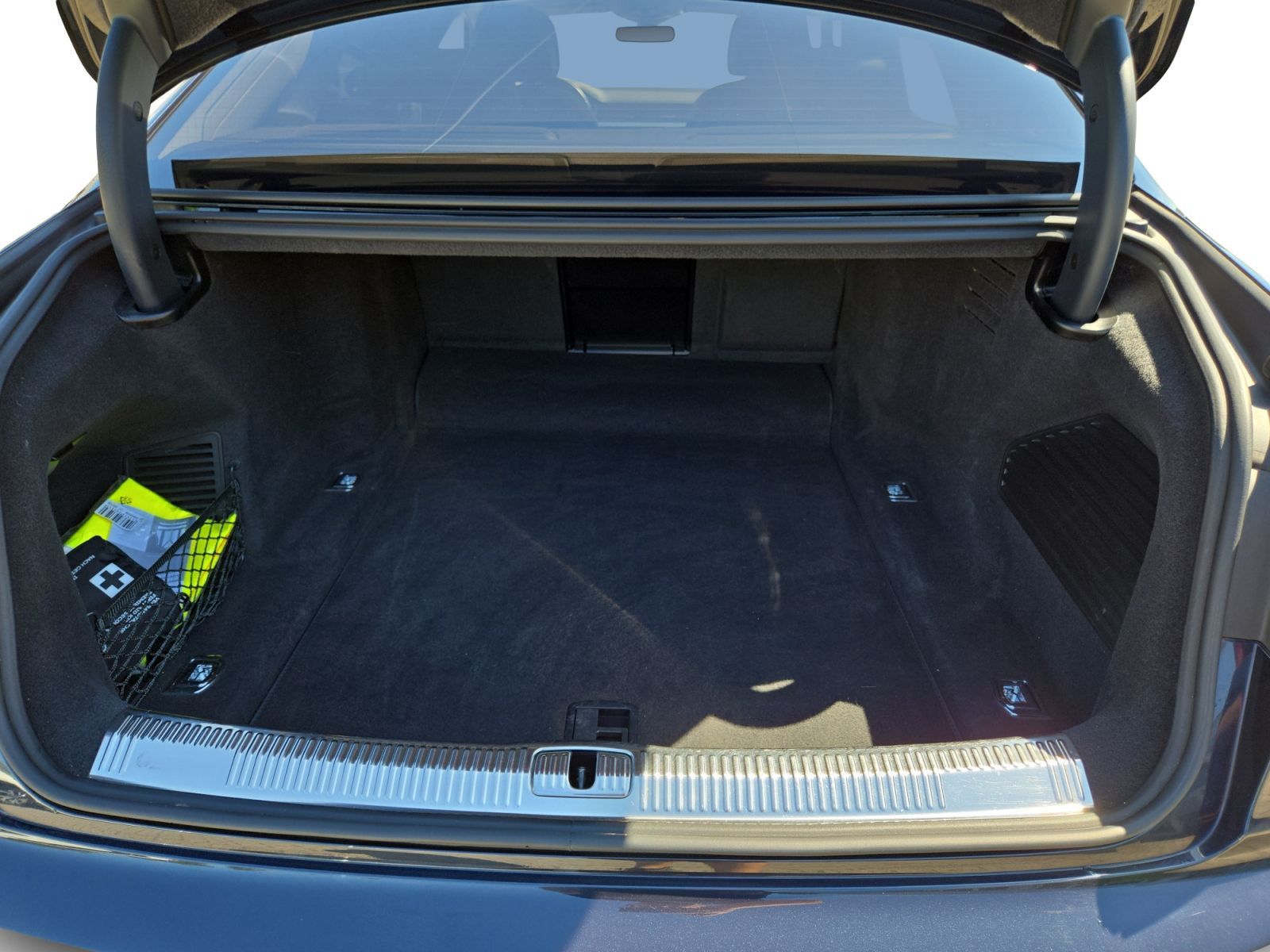 Audi A8 Lang 50 TDI - Samsaru's Car Outlet