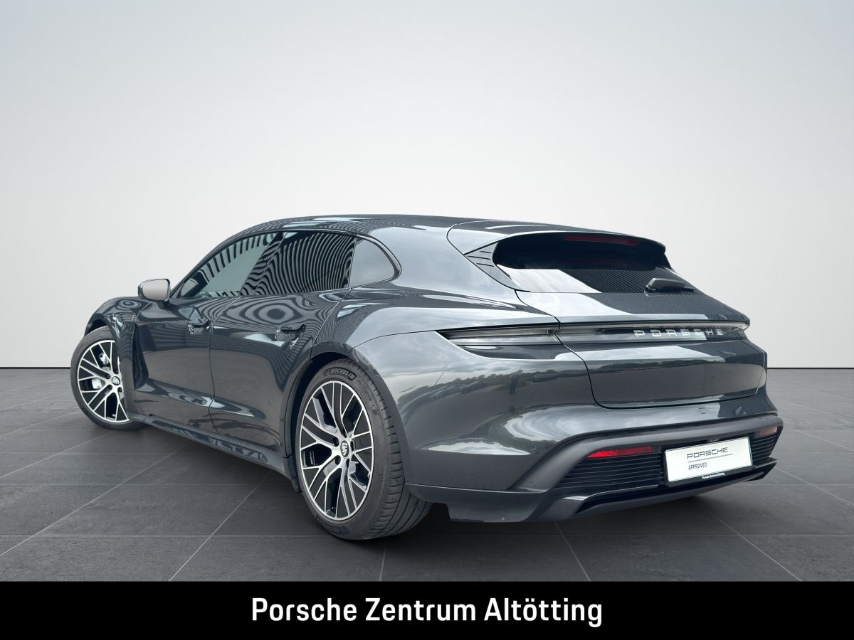 Porsche Taycan Turbo Sport Turismo | Hinterachslenkung |