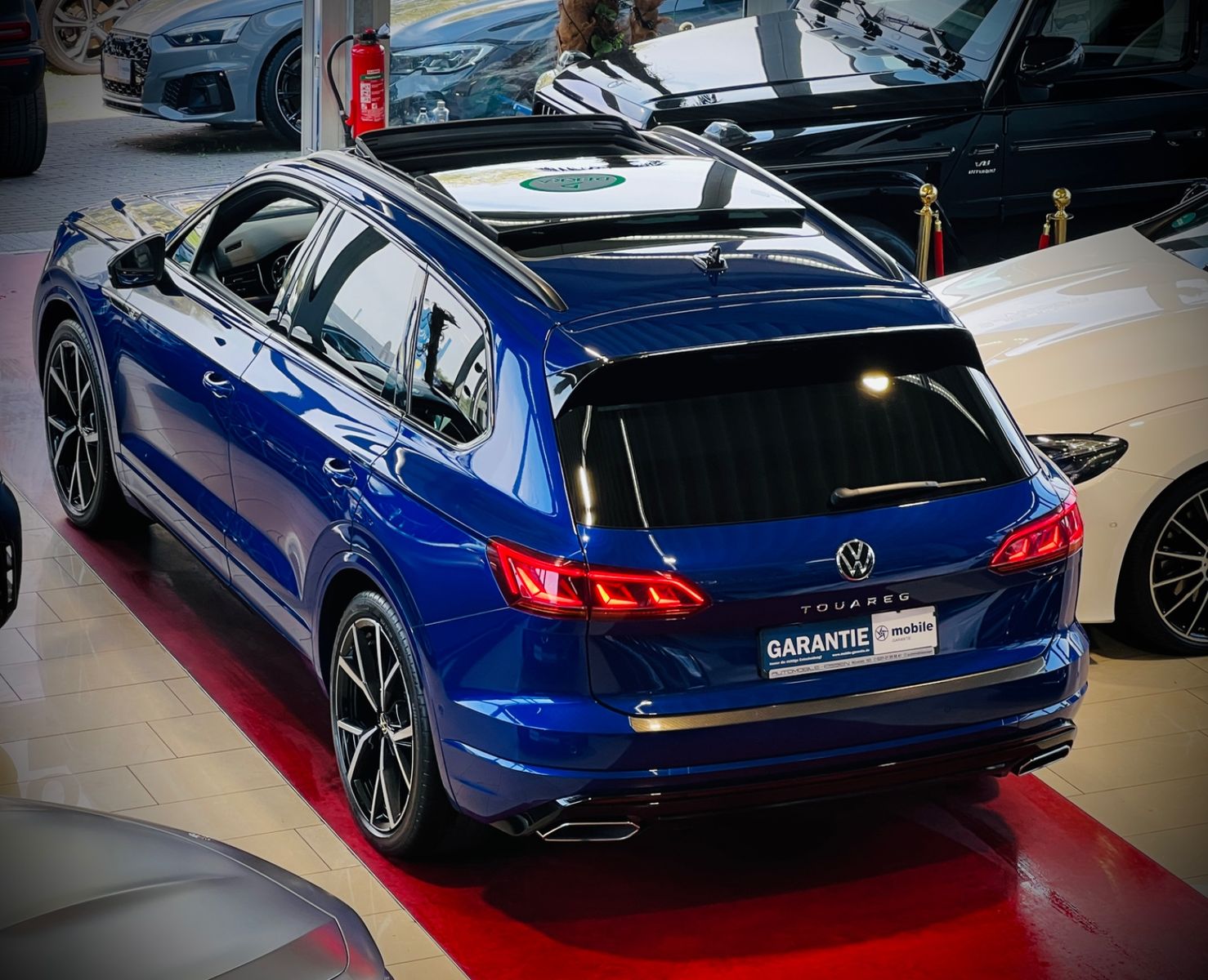 Volkswagen Touareg R-Line 4Motion - Samsaru's Car Outlet