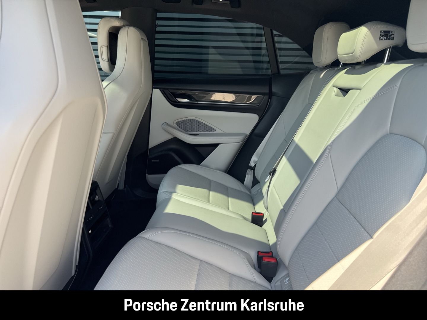 Porsche Macan 4S BOSE Panoramadach Rückfahrkamera LED