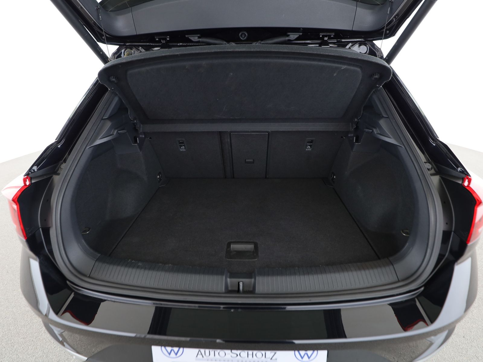 Volkswagen T-Roc 2.0 TDI Sport+4MOTION - Samsaru's Car Outlet