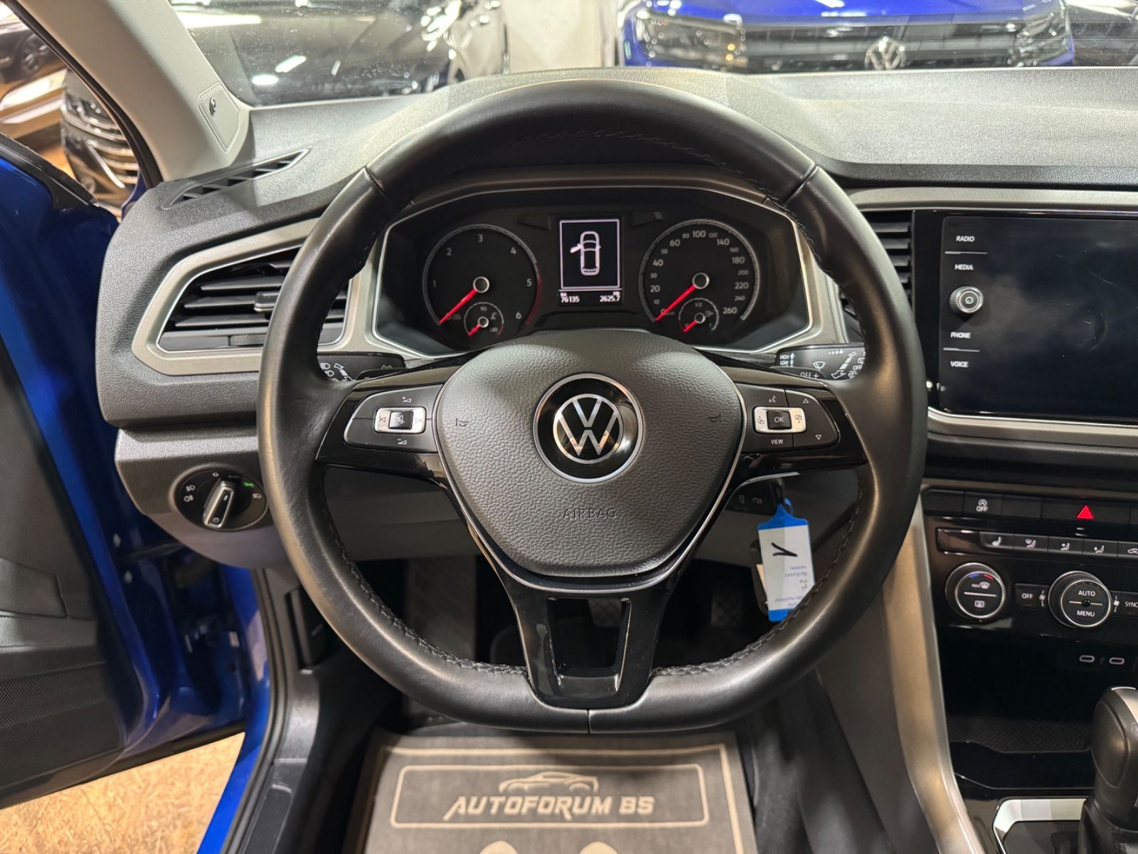 Volkswagen T-Roc Style 2.0 TDI DSG - Samsaru's Car Outlet
