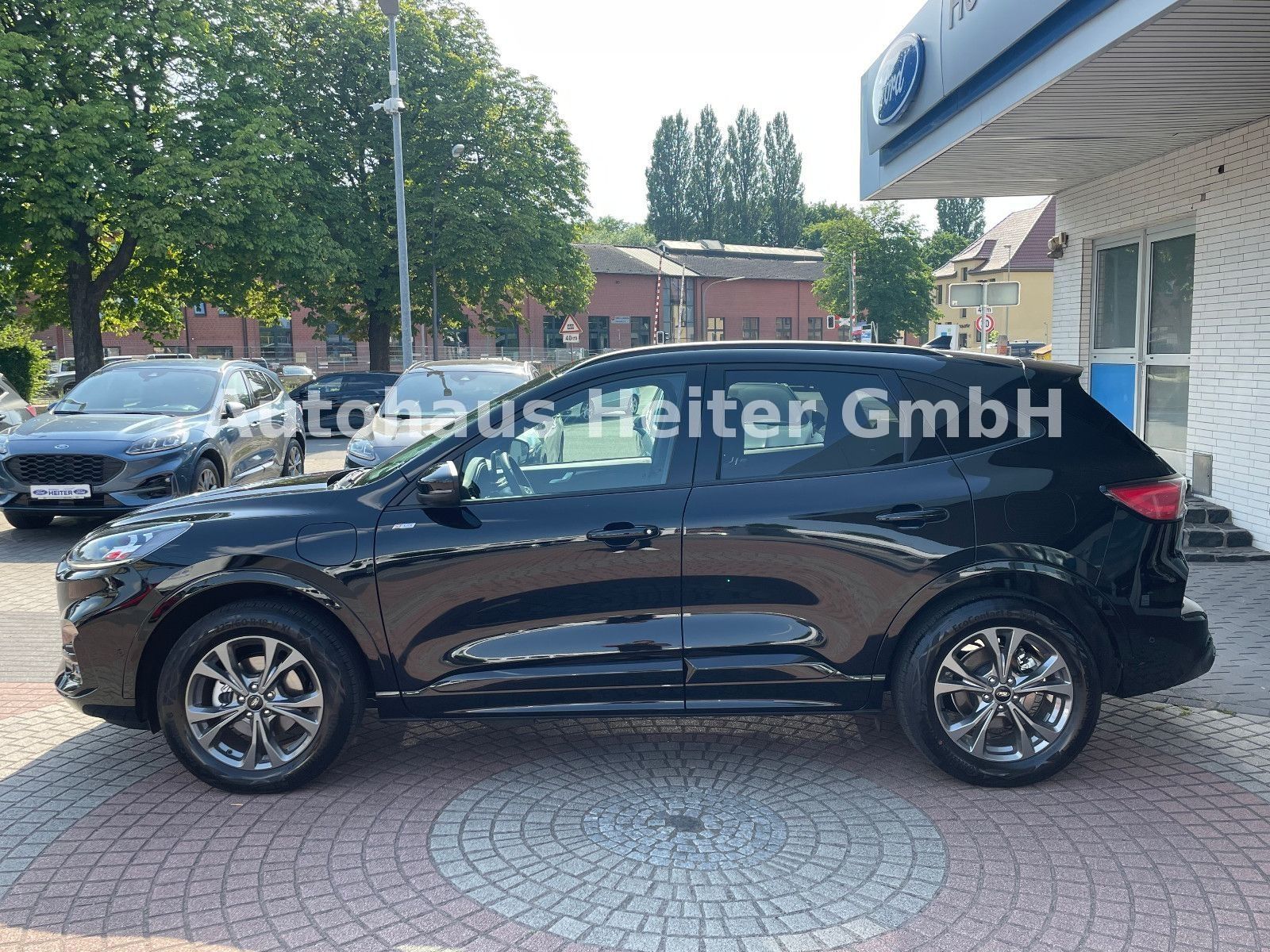 Ford Kuga PHEV ST-Line X - Samsaru's Car Outlet