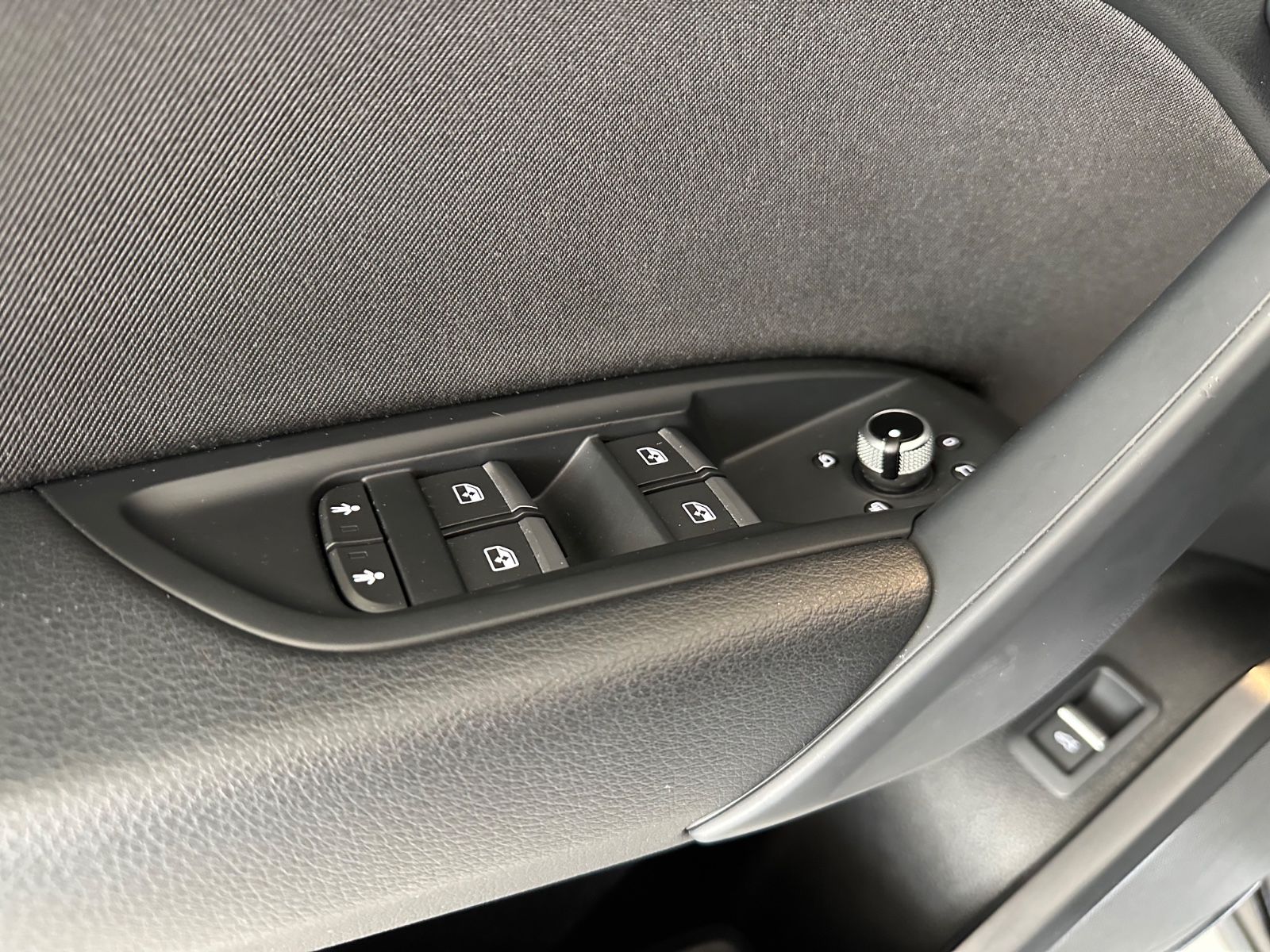 Audi Q5 40 TDI quattro S line - Samsaru's Car Outlet