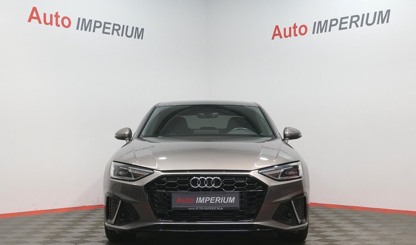 Audi A4 Lim. 40 TFSI S line - Samsaru's Car Outlet
