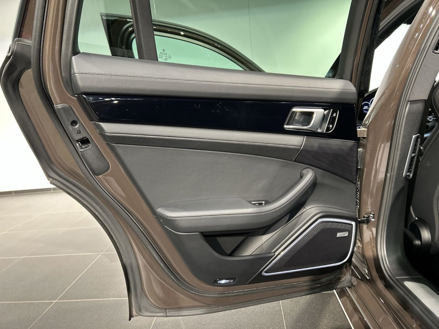Porsche Panamera 4S E-Hybrid Sport Turismo Luftfederung