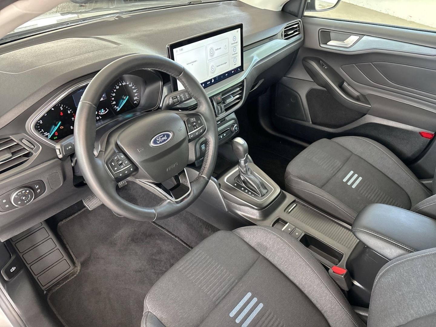Ford Focus Turnier Active 1.0 EcoBoost MHEV Aut. AHK