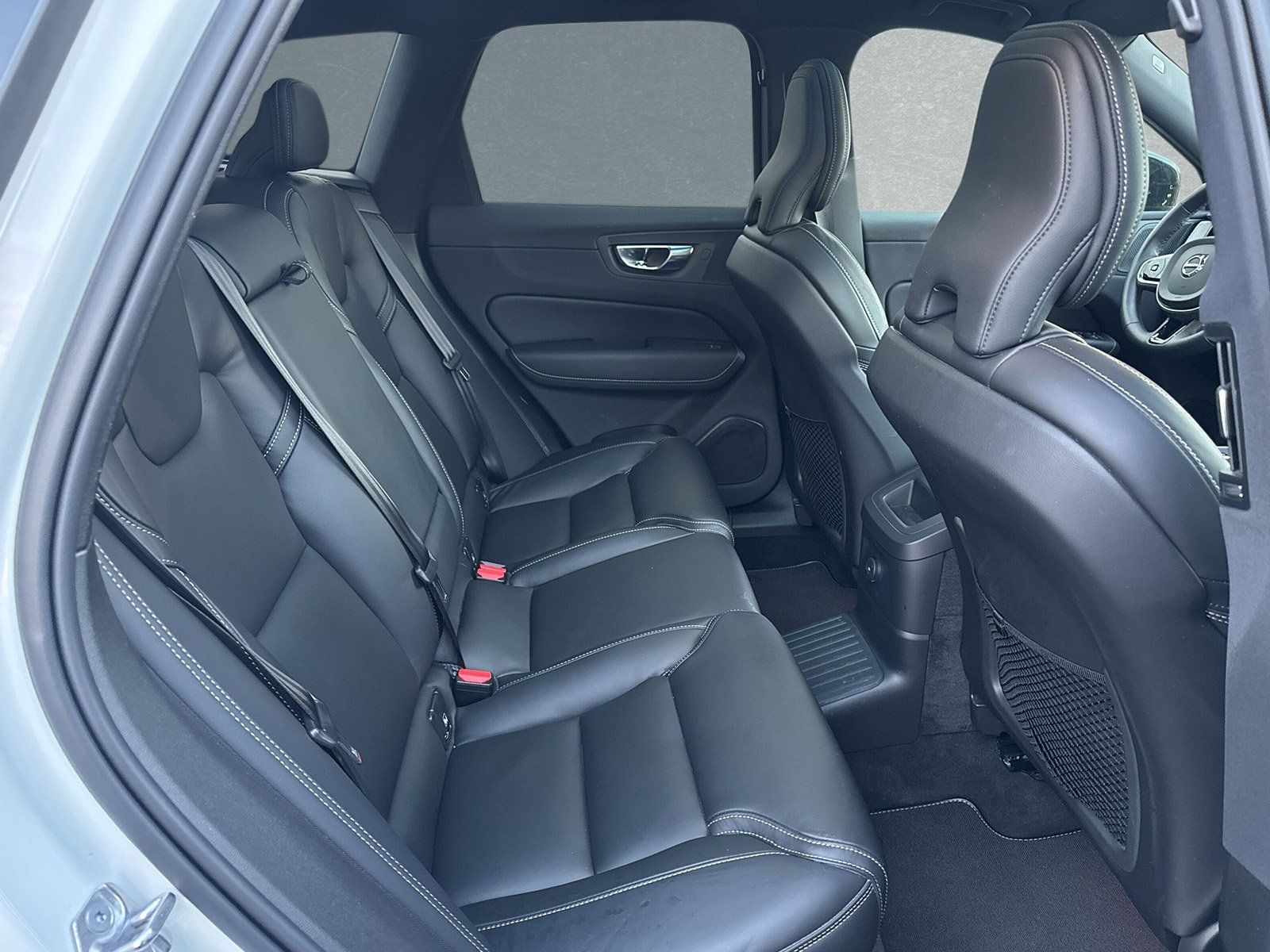 Volvo XC60 T8 Hybrid AWD R-Design Luftfahrw. AHK Headu