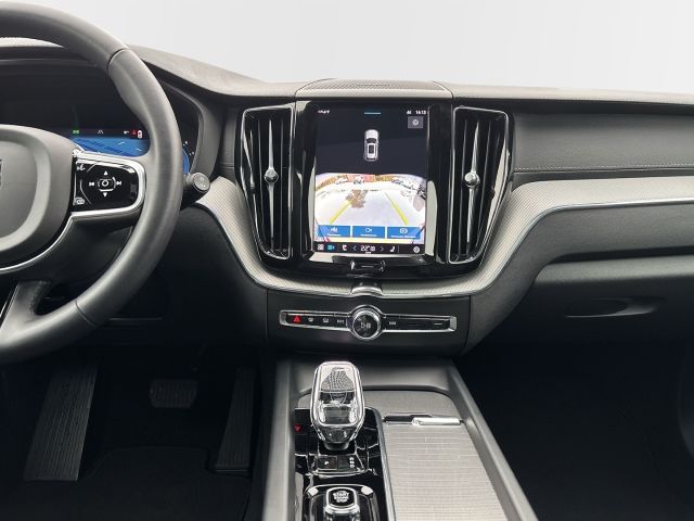 Volvo XC60 B5 Benzin AWD Ultimate Dark 20'' ACC StandH