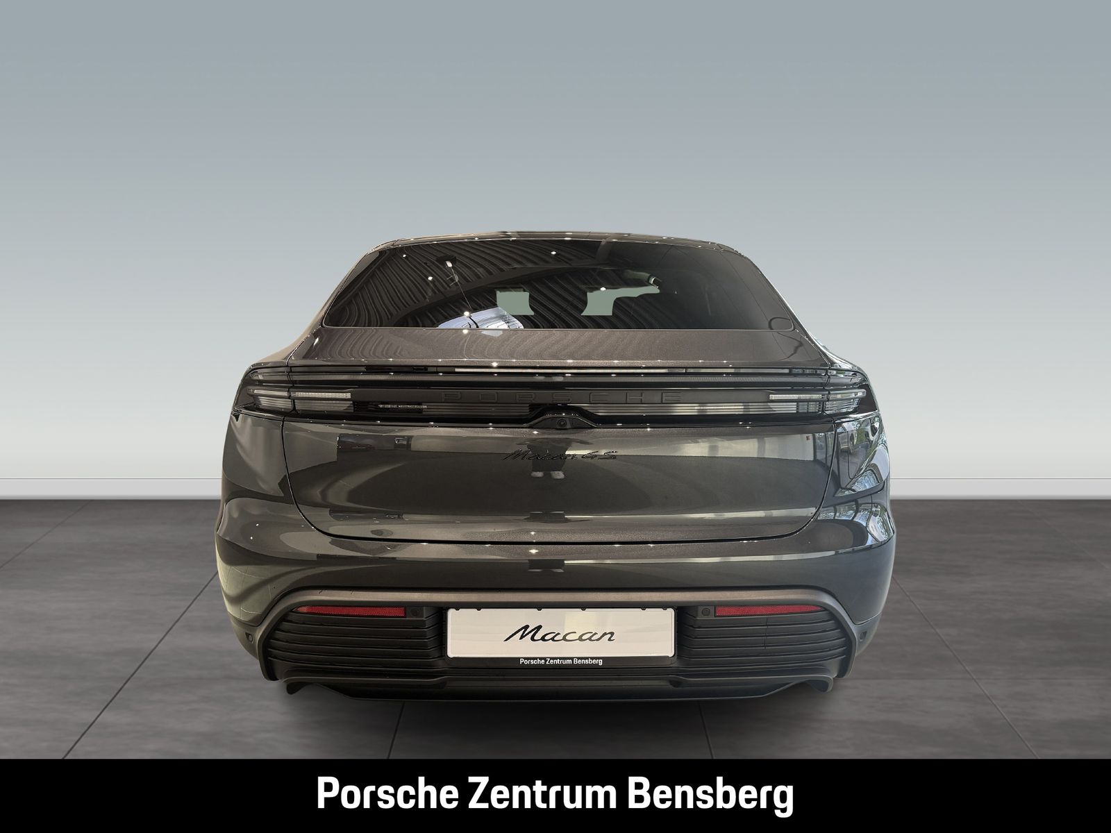 Porsche Macan 4S Electric